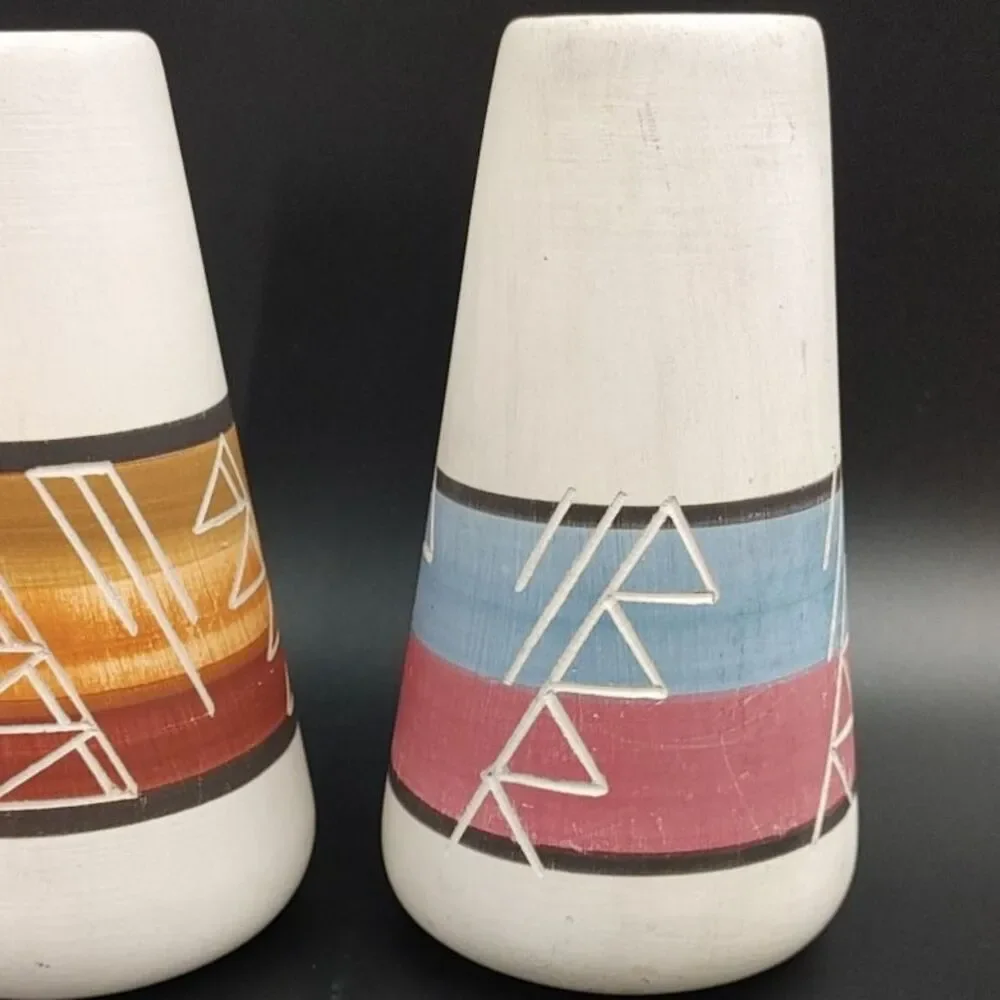 Lot of 2 Native American Pottery Vase Southwest Signed Tribal Art Pottery Sioux
